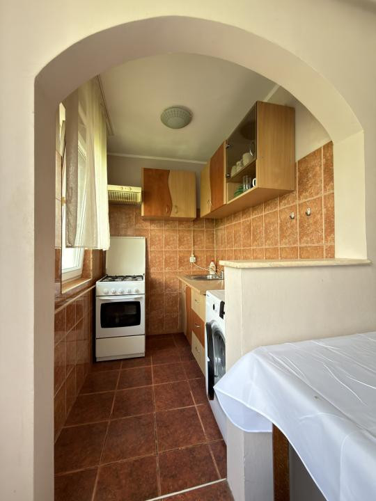 Apartament 3 camere, 42 mp, semi-decomandat - zona Dacia