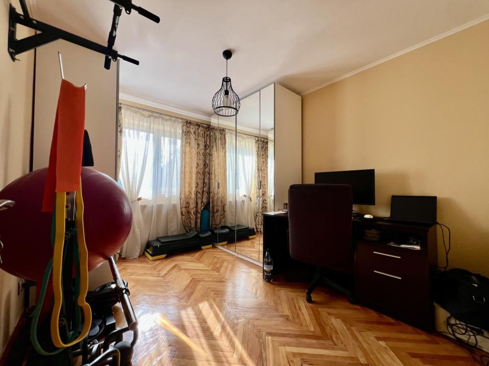  Apartament modern, 3 camere, 67 mp utili, etaj 3, decomandat - Aradului