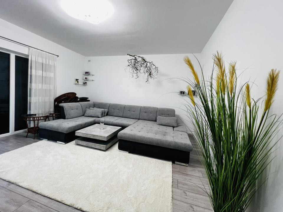 Apartament cu 3 camere complet Mobilat si Utilat  -Dumbravita 