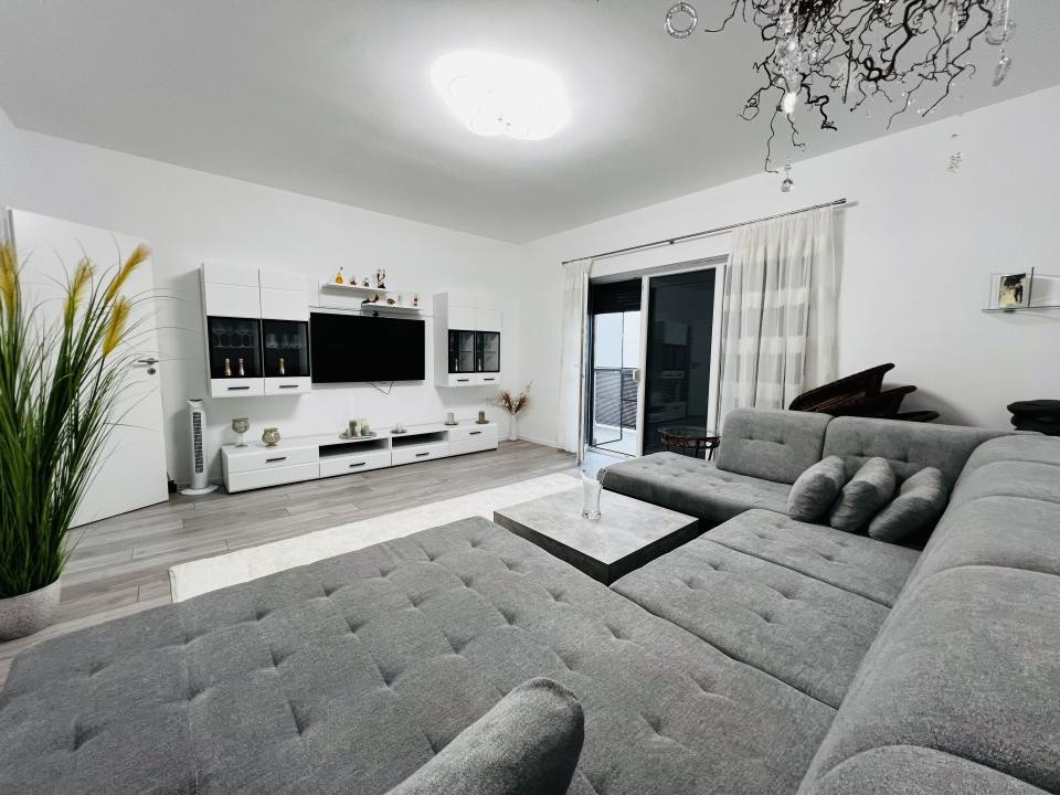 Apartament cu 3 camere complet Mobilat si Utilat  -Dumbravita 