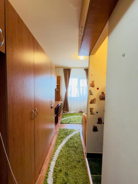 Garsoniera, mobilata si utilata, etaj 4, zona Girocului
