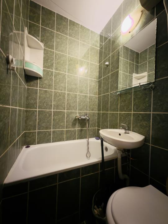 Garsoniera, mobilata si utilata, etaj 4, zona Girocului