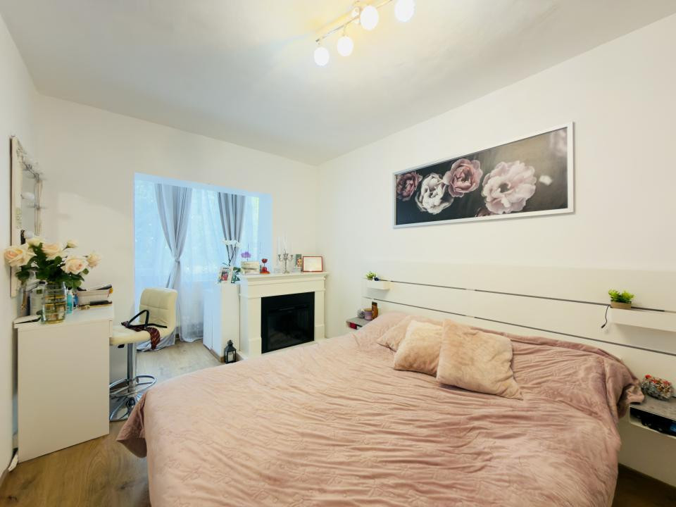 Apartament 3 camere, decomandat, etaj 1, zona Aradului 