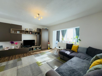 Apartament 3 camere, decomandat, etaj 1, zona Aradului 