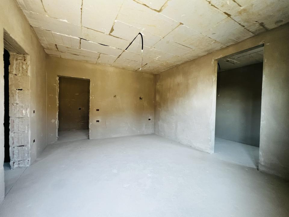 Duplex despărțit prin garaj- 4 Dormitoare- Zona Centrala - Dumbravita