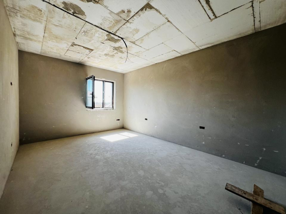 Duplex despărțit prin garaj- 4 Dormitoare- Zona Centrala - Dumbravita