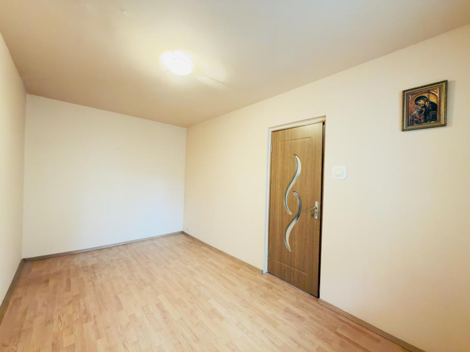 Apartament 2 camere, parter, zona Dacia 