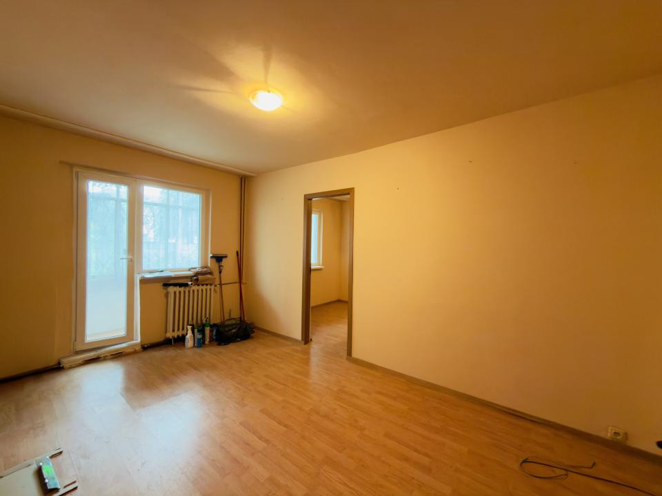 Apartament 2 camere, parter, zona Dacia 