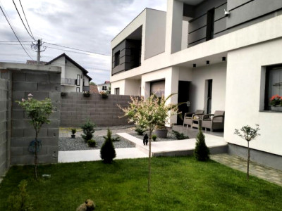 Duplex despărțit prin garaj, 3 Dormitoare- Zona Lidl - Dumbravita