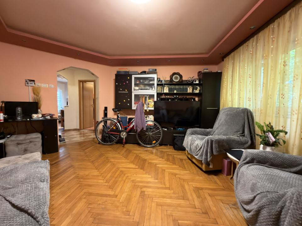 Apartament 3 camere, 63mp, etaj 1 - Zona Soarelui