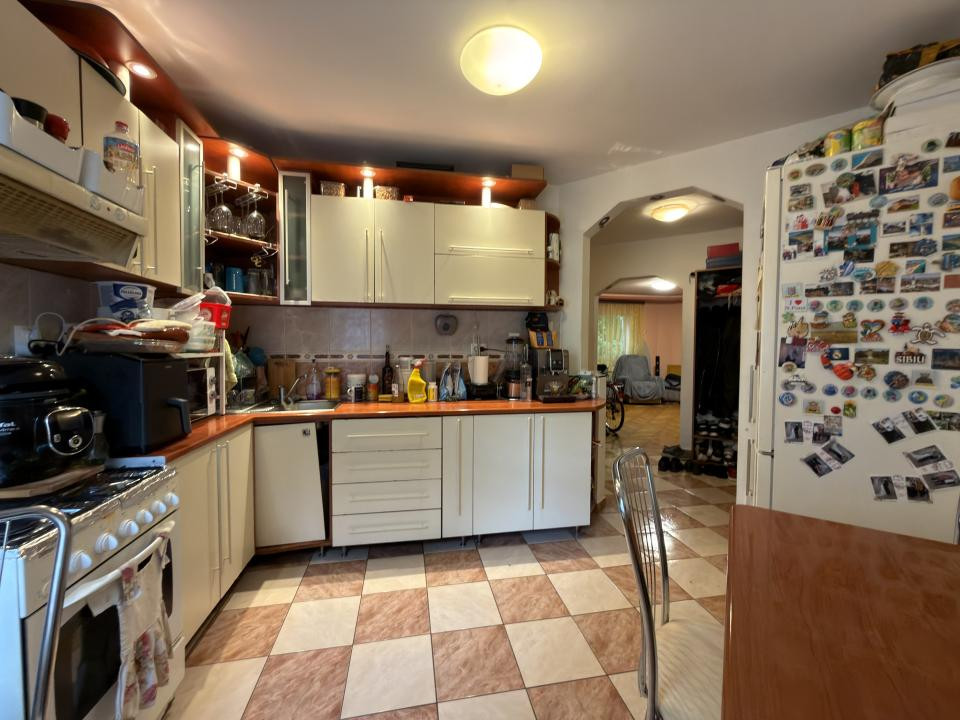 Apartament 3 camere, 63mp, etaj 1 - Zona Soarelui