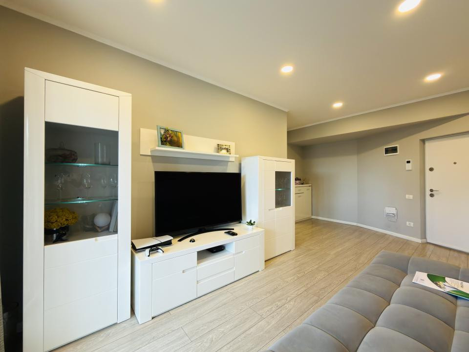 Apartamnet 3 camere, decomandat, etaj 1, 2 locuri de parcare in Braytim