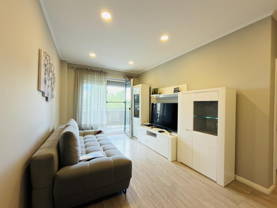 Apartamnet 3 camere, decomandat, etaj 1, 2 locuri de parcare in Braytim