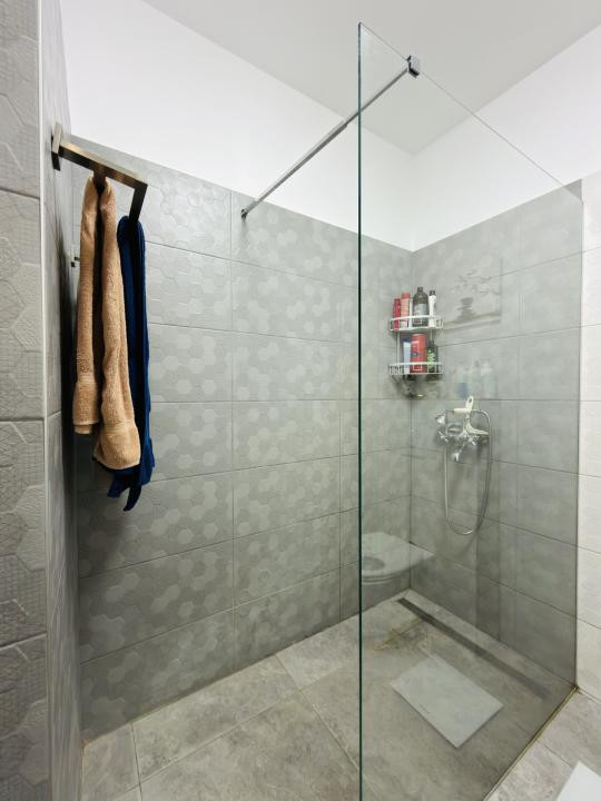 Apartamnet 3 camere, decomandat, etaj 1, 2 locuri de parcare in Braytim
