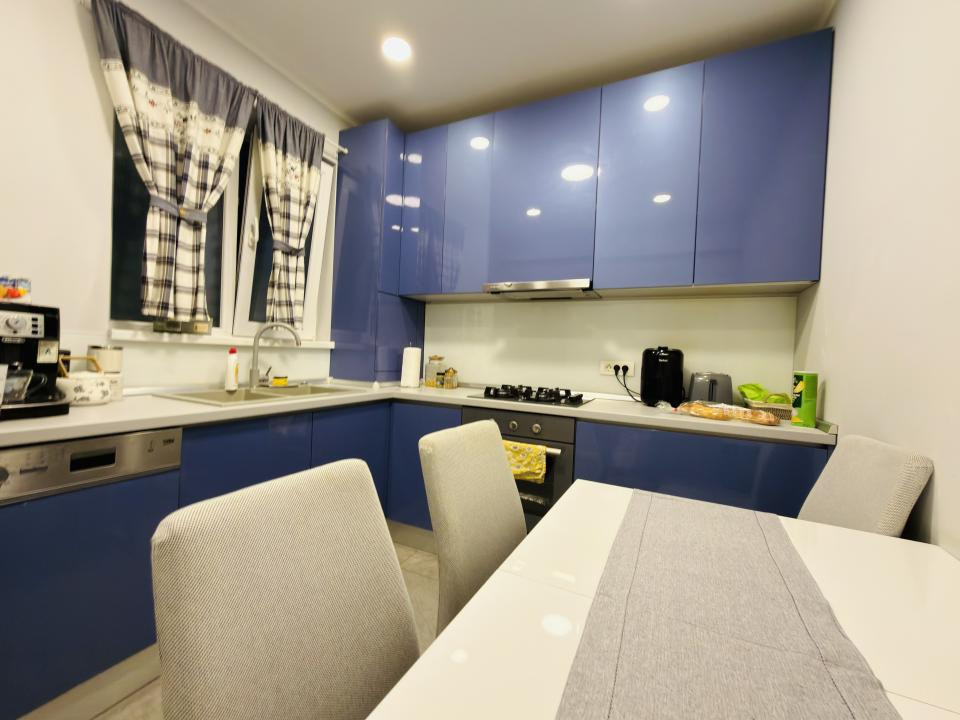 Apartamnet 3 camere, decomandat, etaj 1, 2 locuri de parcare in Braytim