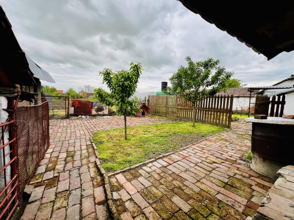 Casa Individuala 7 camere + teren 1735 mp - Localitatea Liebling- COMISION 0 %