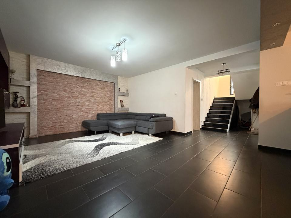 Casa Individuală, 160mp utili, 576mp teren, 5 camere,mobilat - Sanandrei