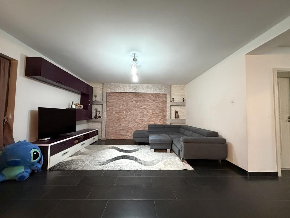 Casa Individuală, 160mp utili, 576mp teren, 5 camere,mobilat - Sanandrei
