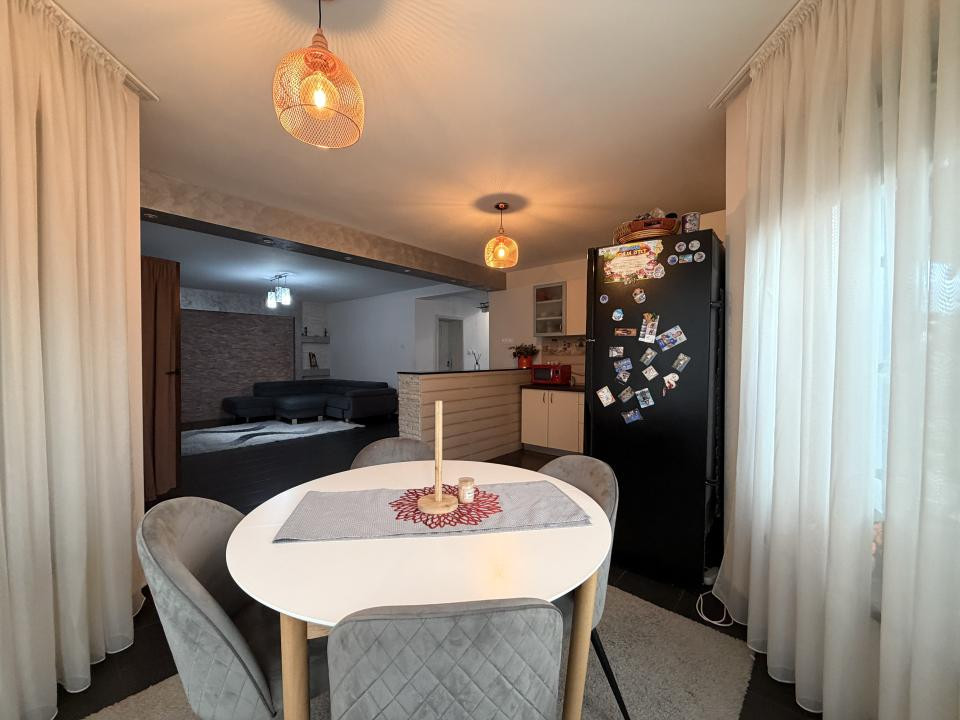 Casa Individuală, 160mp utili, 576mp teren, 5 camere,mobilat - Sanandrei