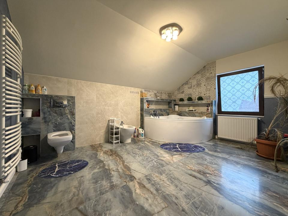 Casa Individuală, 160mp utili, 576mp teren, 5 camere,mobilat - Sanandrei