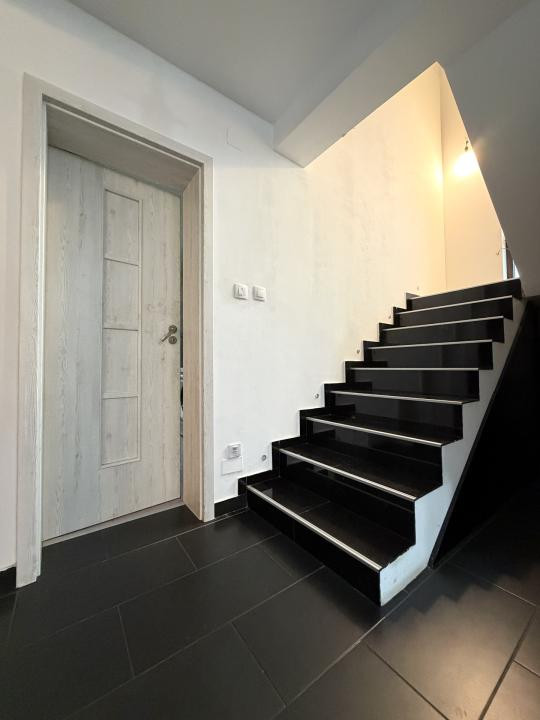 Casa Individuală, 160mp utili, 576mp teren, 5 camere,mobilat - Sanandrei