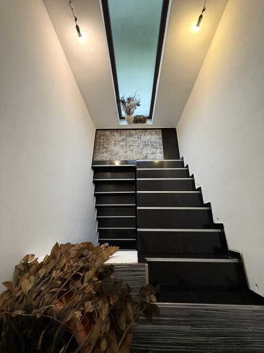 Casa Individuală, 160mp utili, 576mp teren, 5 camere,mobilat - Sanandrei