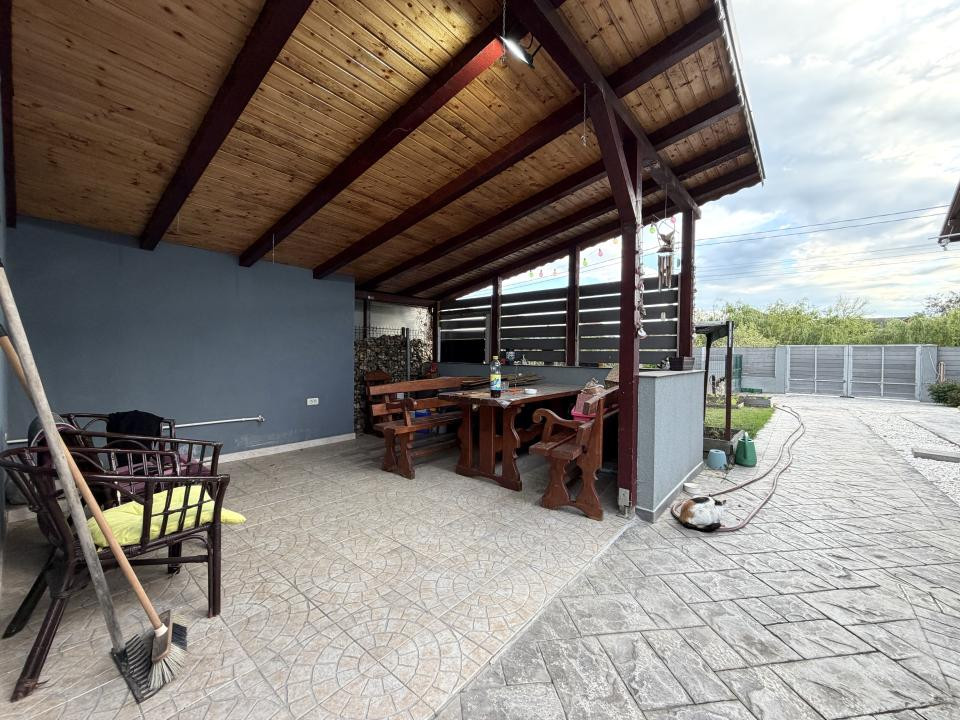Casa Individuală, 160mp utili, 576mp teren, 5 camere,mobilat - Sanandrei