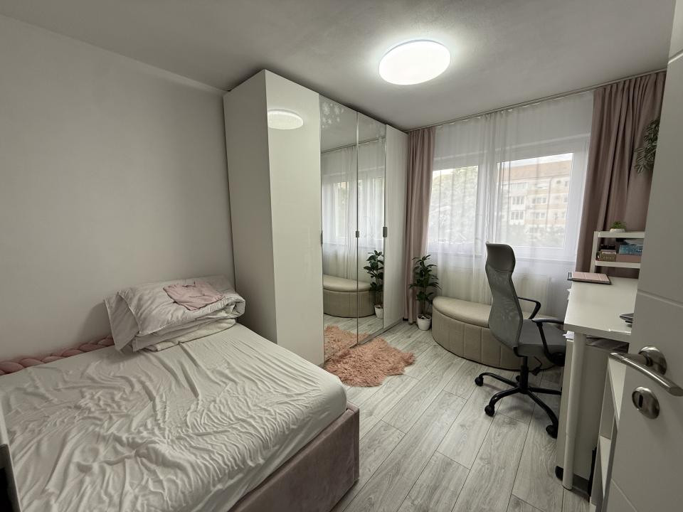 Apartament 3 camere, decomandat, etaj 2, mobilat si utilat - Sagului