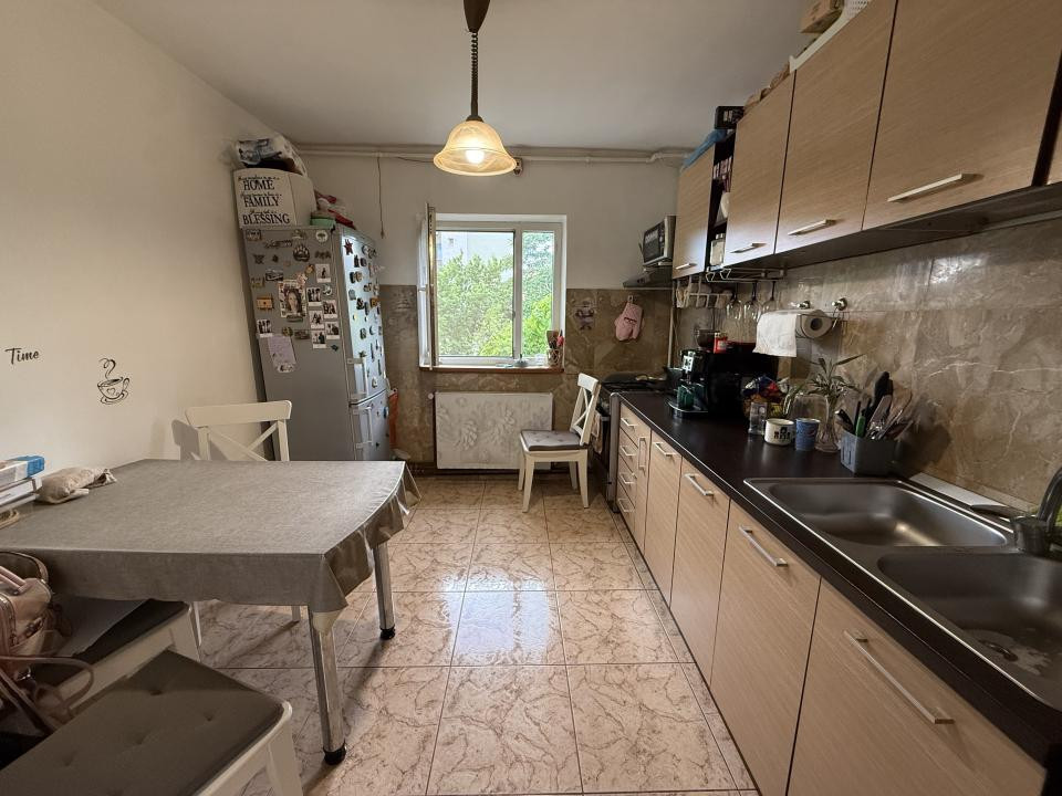 Apartament 3 camere, decomandat, etaj 2, mobilat si utilat - Sagului