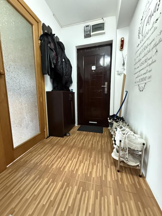 Apartament 3 camere, decomandat, etaj 2, mobilat si utilat - Sagului