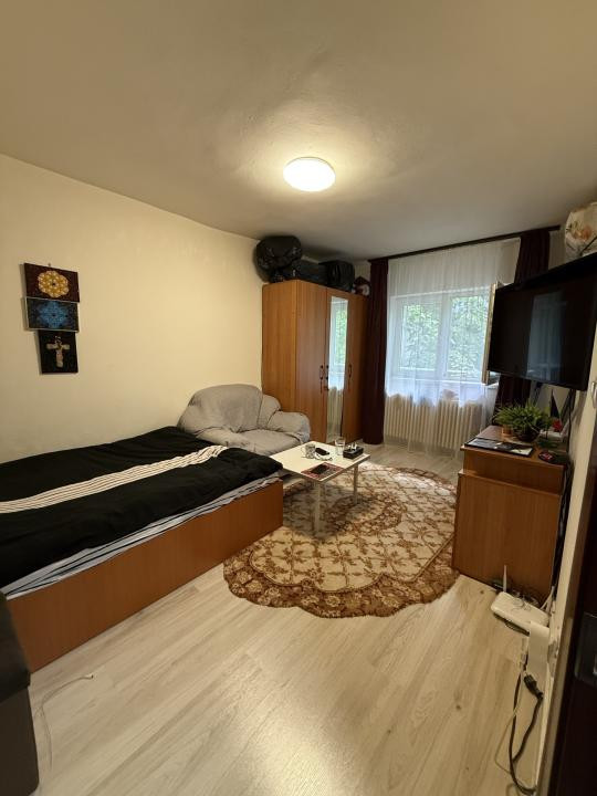 Apartament compact, 1 camera, etajul 2, 22 mp utili - Dambovita