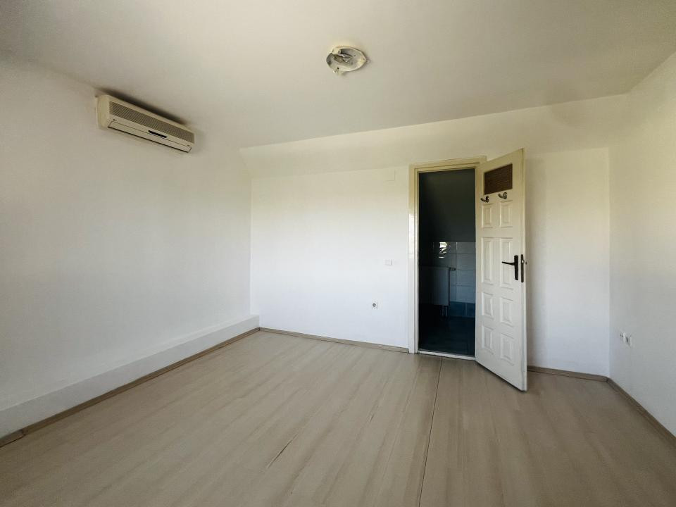 Casa Individuala 5 camere -218 mp utili -Dumbravita -Zona centrala