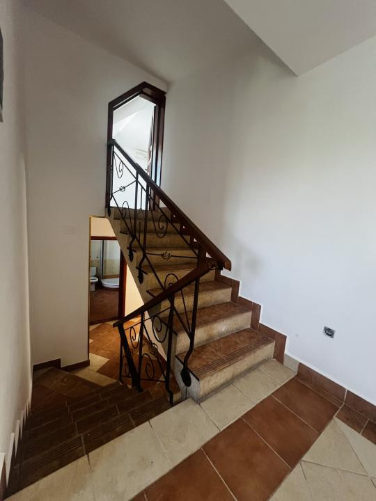 Casa Individuala 5 camere -218 mp utili -Dumbravita -Zona centrala