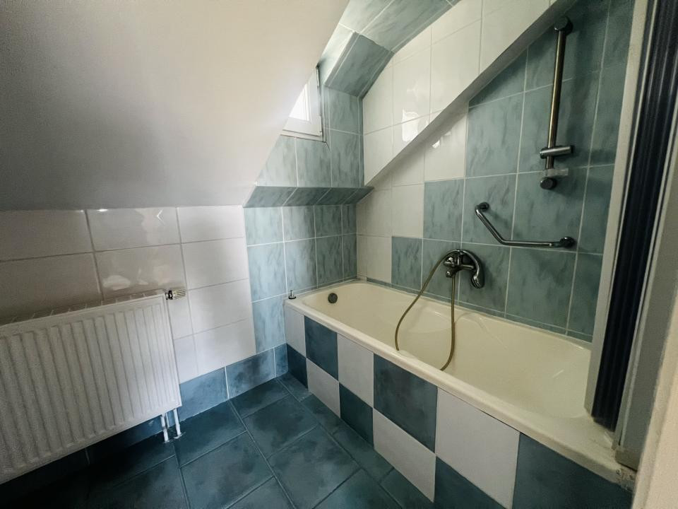 Casa Individuala 5 camere -218 mp utili -Dumbravita -Zona centrala