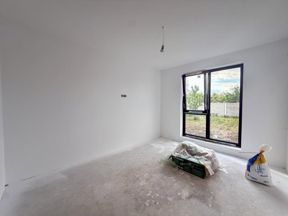 Duplex perete dublu, 5 camere, 141 mp utili, 420 mp teren - Ghiroda
