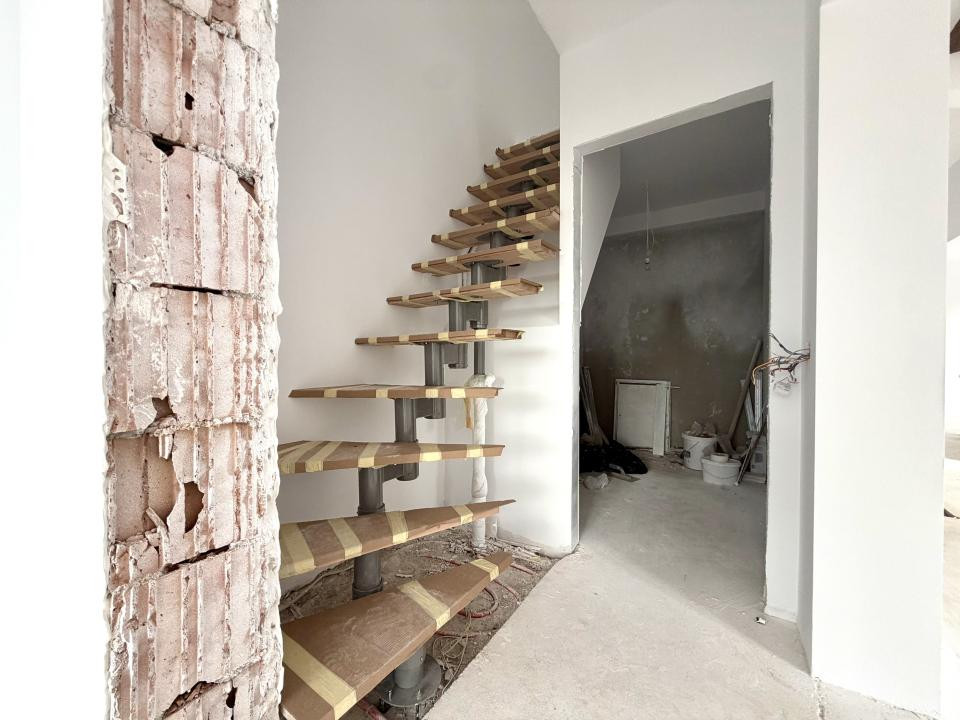 Duplex perete dublu, 5 camere, 141 mp utili, 420 mp teren - Ghiroda