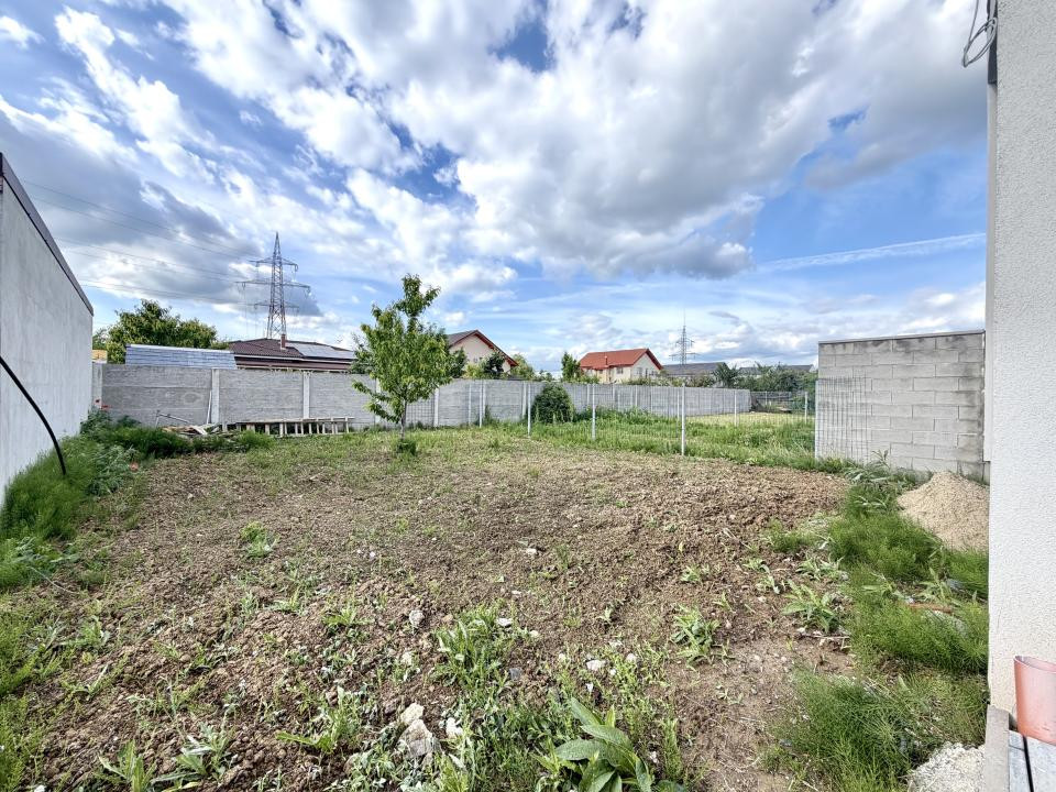 Duplex perete dublu, 5 camere, 141 mp utili, 420 mp teren - Ghiroda