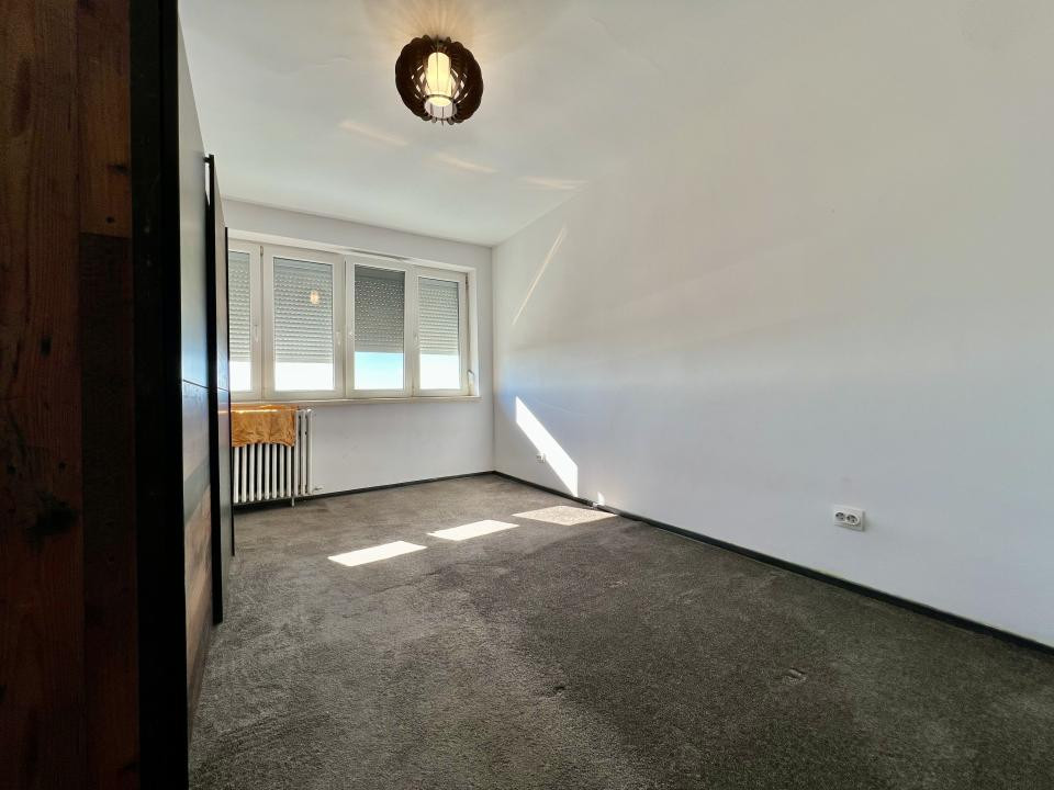  Apartament 3 camere, decomandat, 70 mp utili - zona Sagului