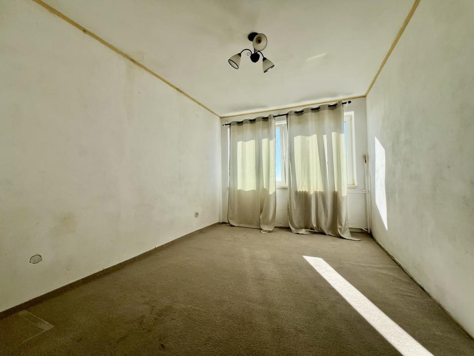  Apartament 3 camere, decomandat, 70 mp utili - zona Sagului