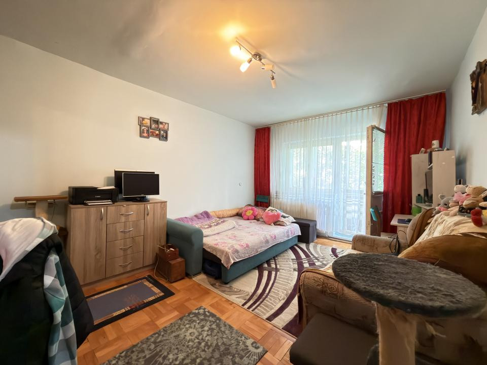 Apartament 2 camere, 50mp, etaj 3 - zona Lipovei