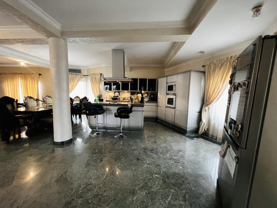 Vila cu 7 camere si piscina exterioara - Dumbravita - zona Decathlon