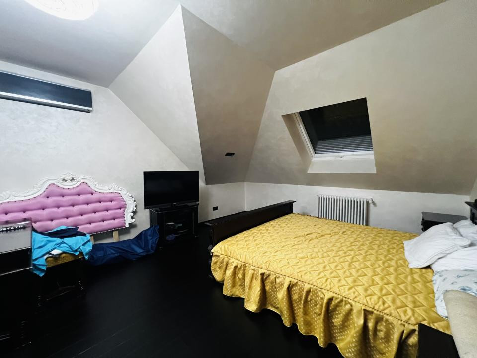 Vila cu 7 camere si piscina exterioara - Dumbravita - zona Decathlon
