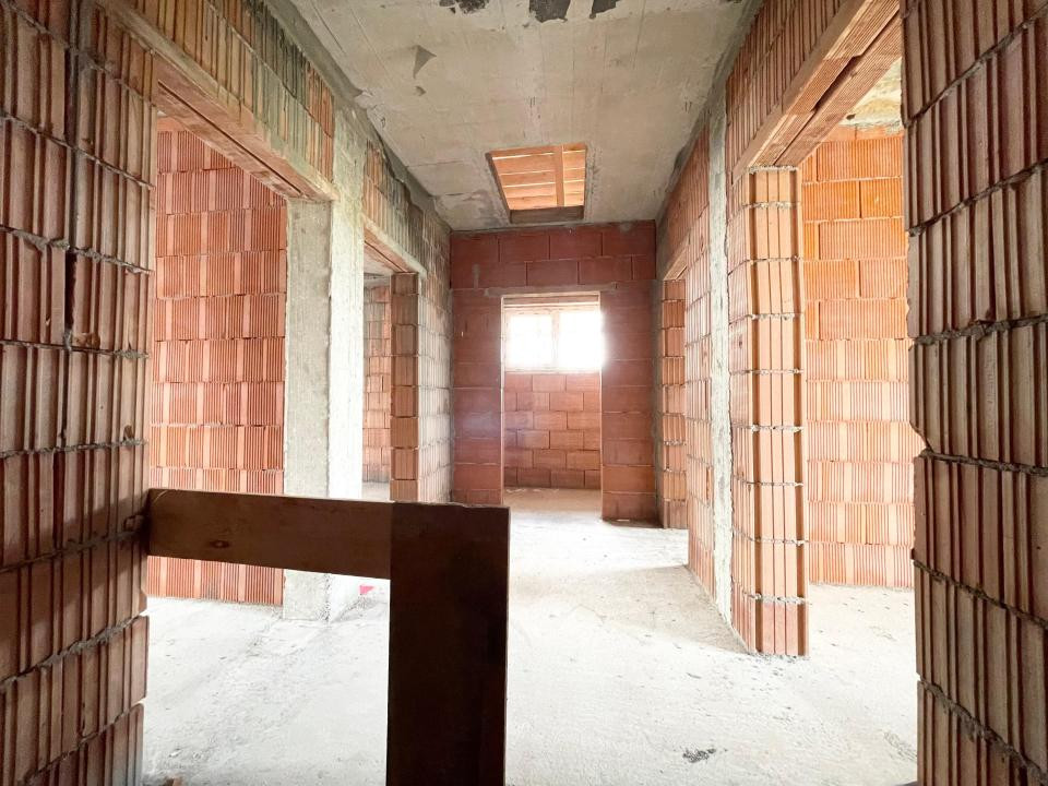 Duplex separat prin camera tehnica, 130 mp utili - Mosnita Veche 