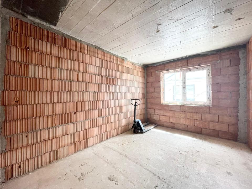 Duplex separat prin camera tehnica, 130 mp utili - Mosnita Veche 