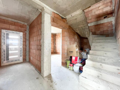 Duplex separat prin camera tehnica, 130 mp utili - Mosnita Veche 