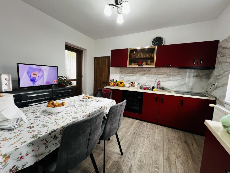 Casa cu 4 camere complet renovata - Timisoara