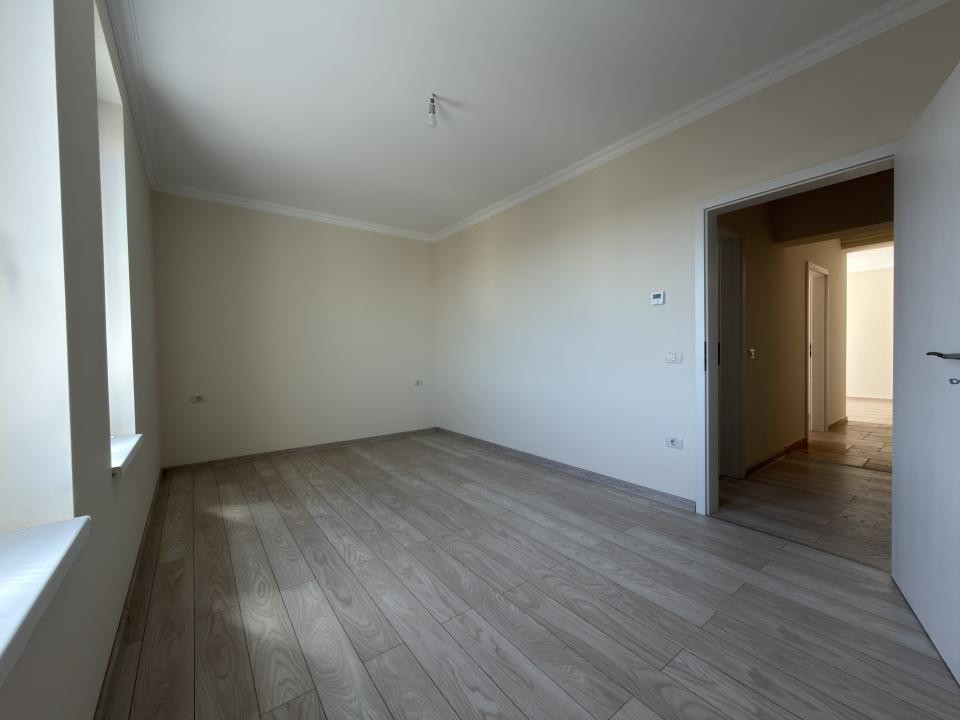 Apartament 3 camere, decomandat, 53mp - Zona Girocului