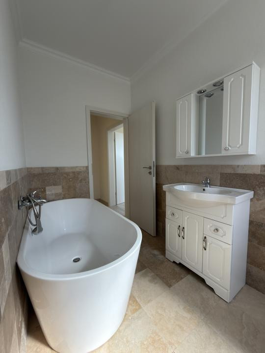 Apartament 3 camere, decomandat, 53mp - Zona Girocului