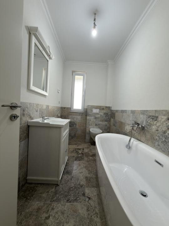 Apartament 2 camere, decomandat, 60mp - Zona Girocului