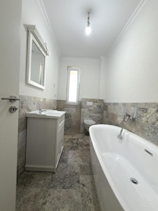 Apartament 2 camere, decomandat, 60mp - Zona Girocului